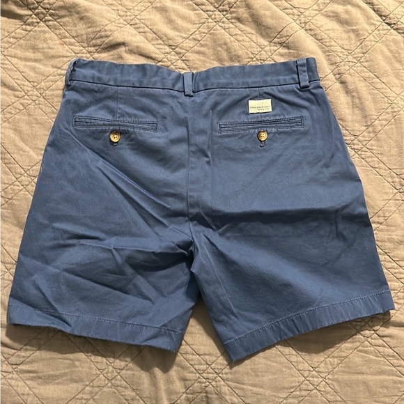 Vineyard Vines Shorts - Picture 2 of 3